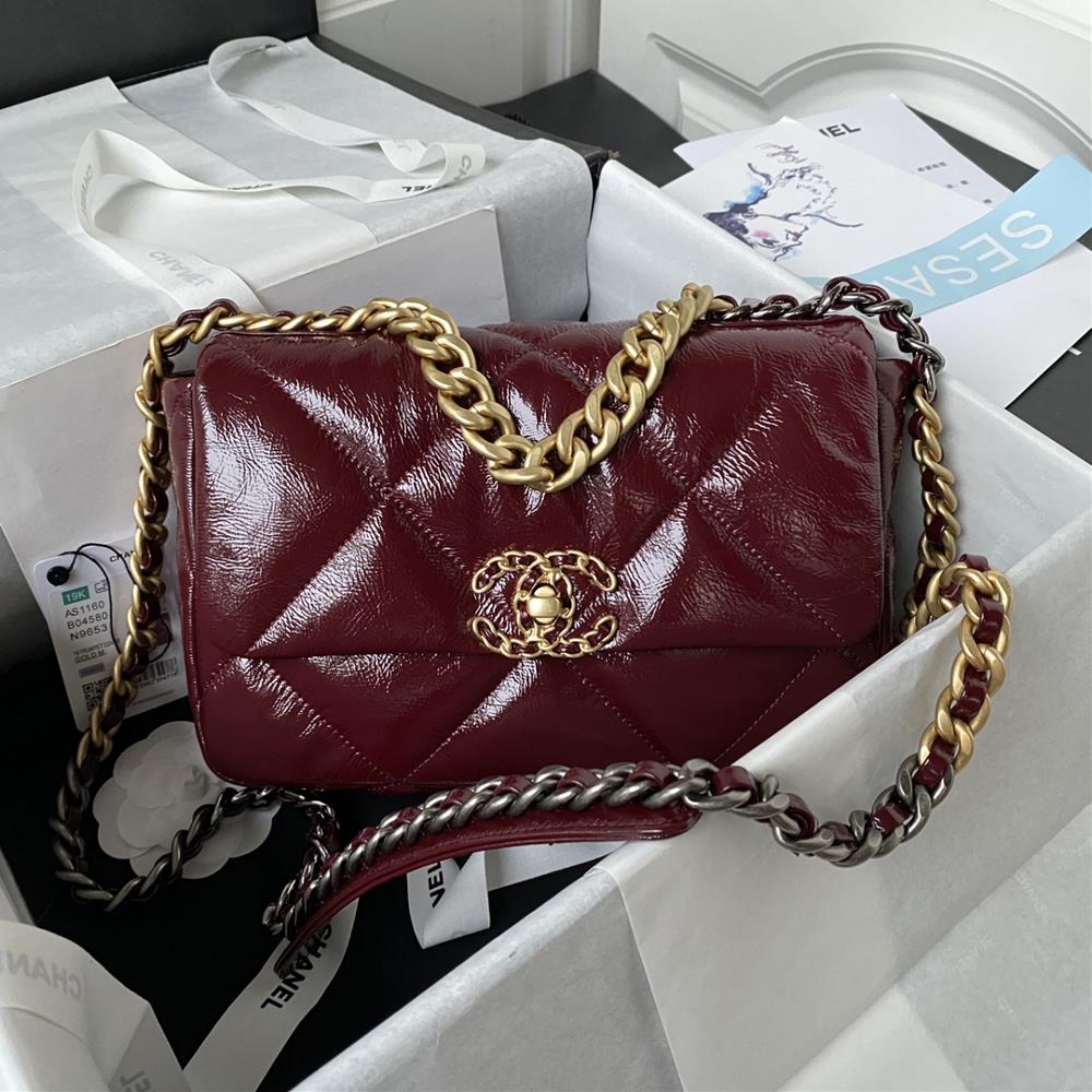 Ohanel 19Bag AS1160 Wrinkle Oil Wax Skin Attention grabbing Bag This bag is simply a combination of all classic elements of Xiaoxiang Xiaoxiang has a