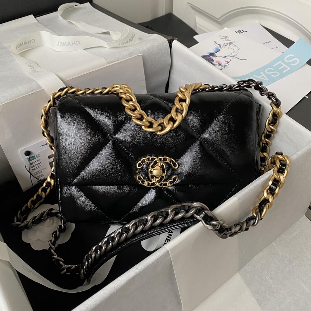 Ohanel 19Bag AS1160 Wrinkle Oil Wax Skin Attention grabbing Bag This bag is simply a combination of all classic elements of Xiaoxiang Xiaoxiang has a