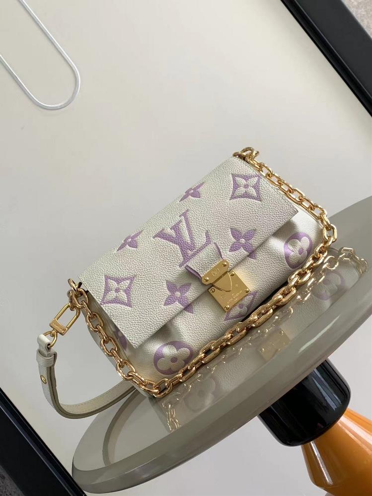 M45836 45813 white silk purple silk screen printingThe Favorite handbag features a soft grain leather embossed with an oversized Monogram pattern gen