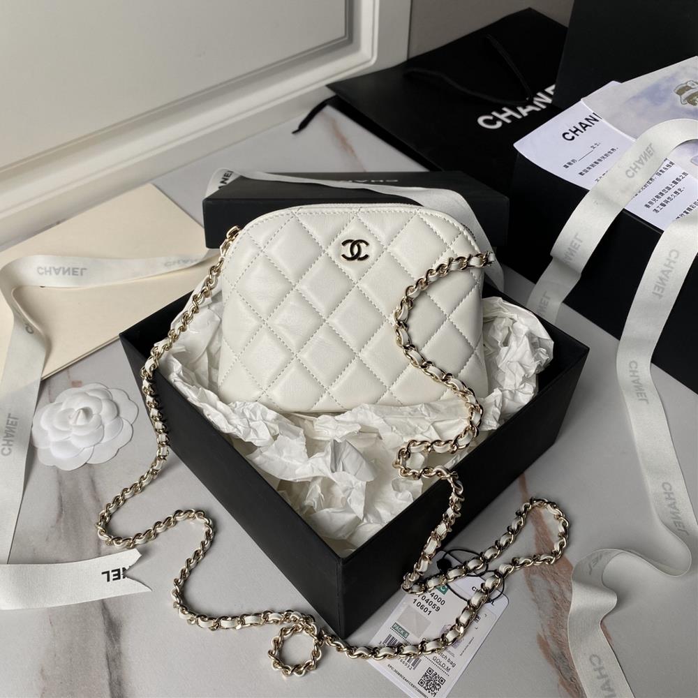 Sheepskin Chanel 24s Shell Bag Ap4000 Small and exquisite shell bag is like a sweet treasure in a fairy tale Girls are attracted to it It is decorat