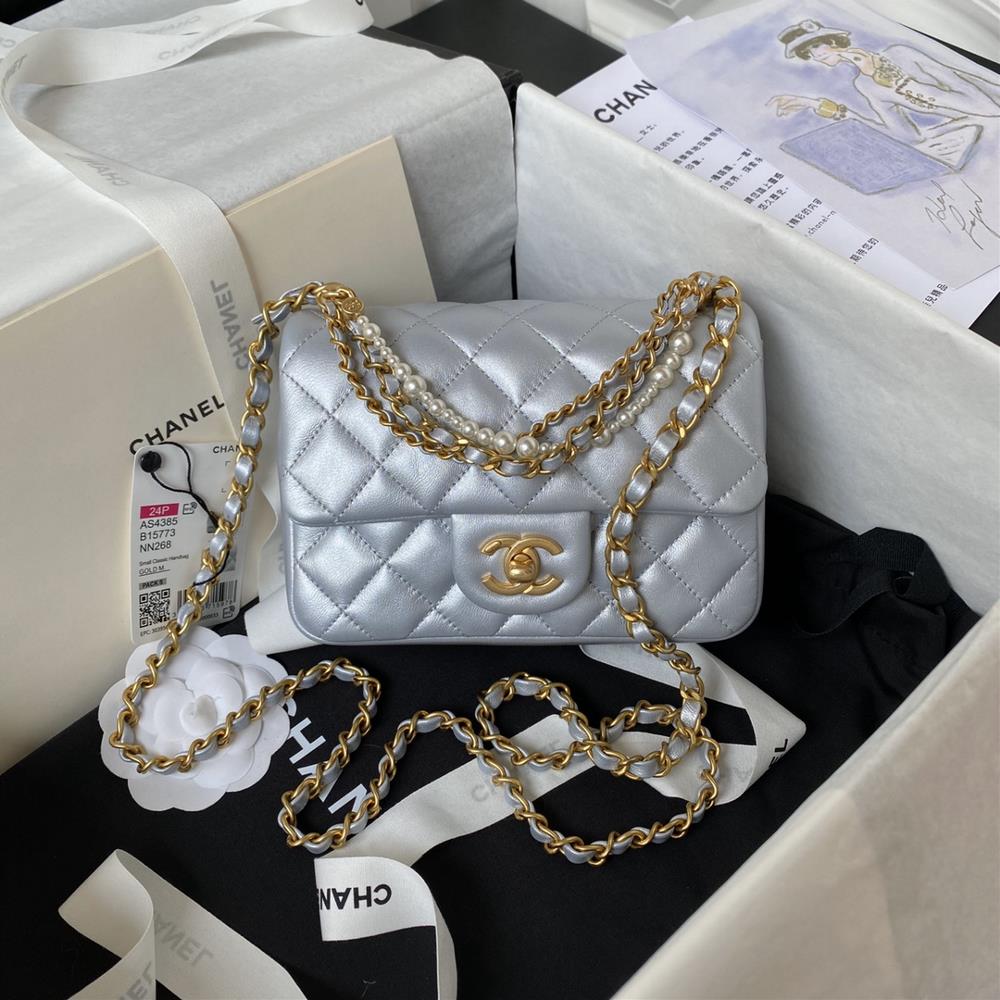 Chanel SpringSummer Series 24P Pearl Chain Mini AS4385 Pearl Chain Paired with Overall Black and Gold Color for Elegant and Noble Appearance This sq