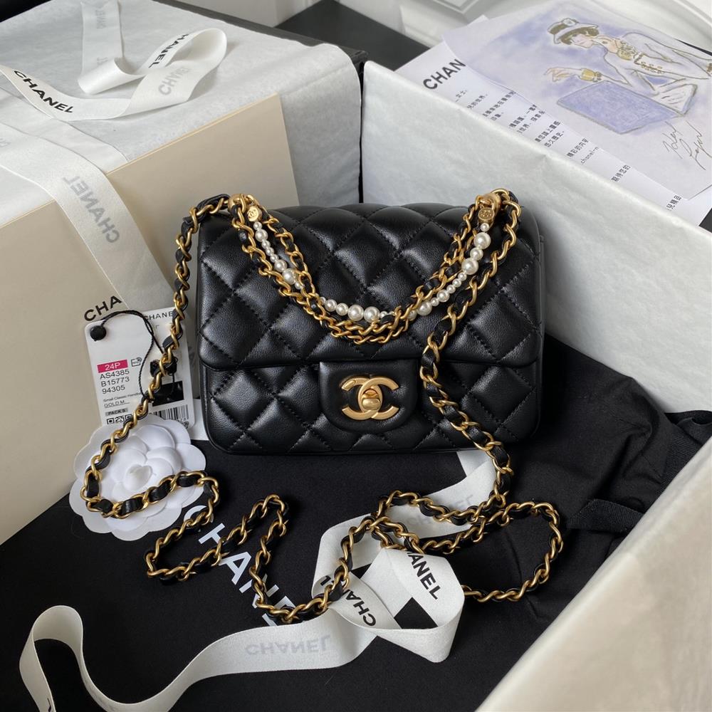 Chanel SpringSummer Series 24P Pearl Chain Mini AS4385 Pearl Chain Paired with Overall Black and Gold Color for Elegant and Noble Appearance This sq