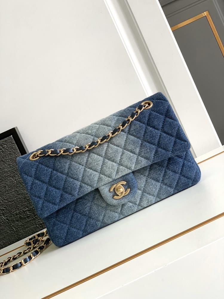 11 12 medium size 255CHANEL new denim CF24s hidden style is it really beautiful at first sight I like this simple and simple style of denim bag