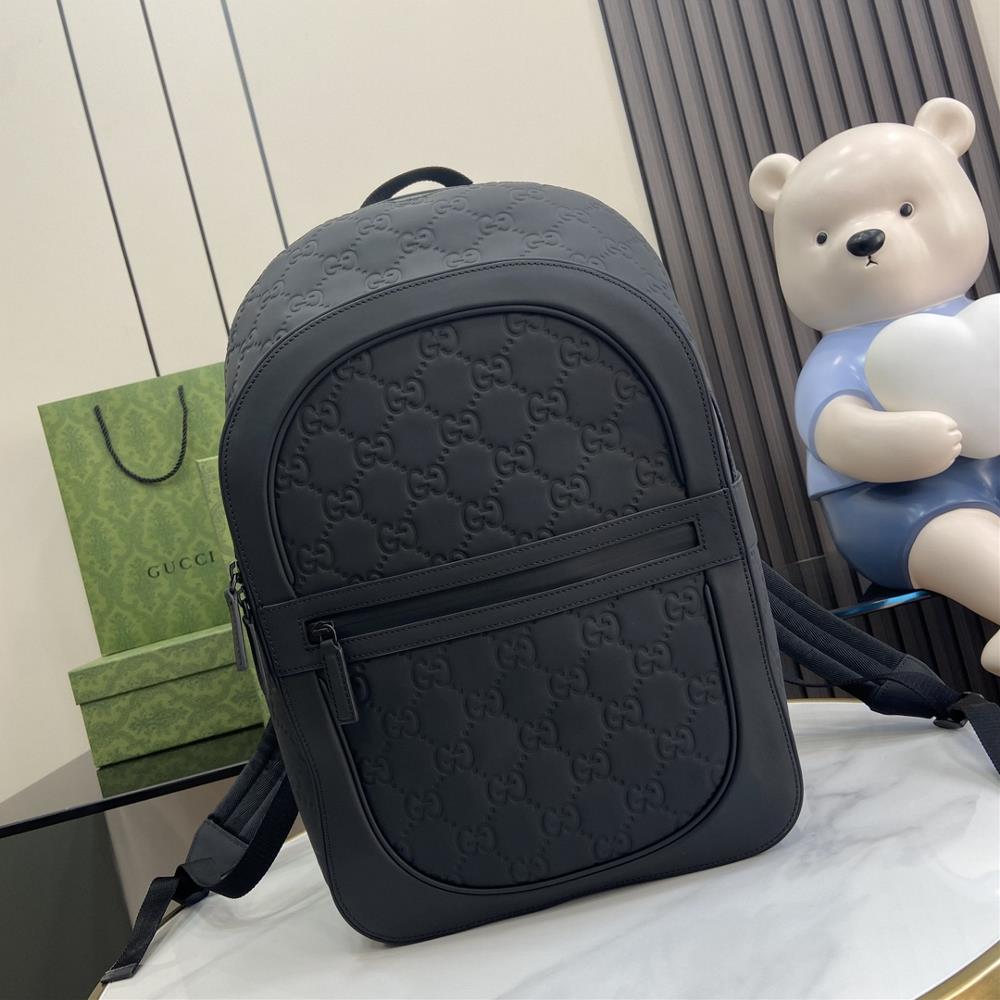 GG backpack Guccis color scheme adds surprises and offers more exquisite hues The new color scheme and color combination inject new ideas into the