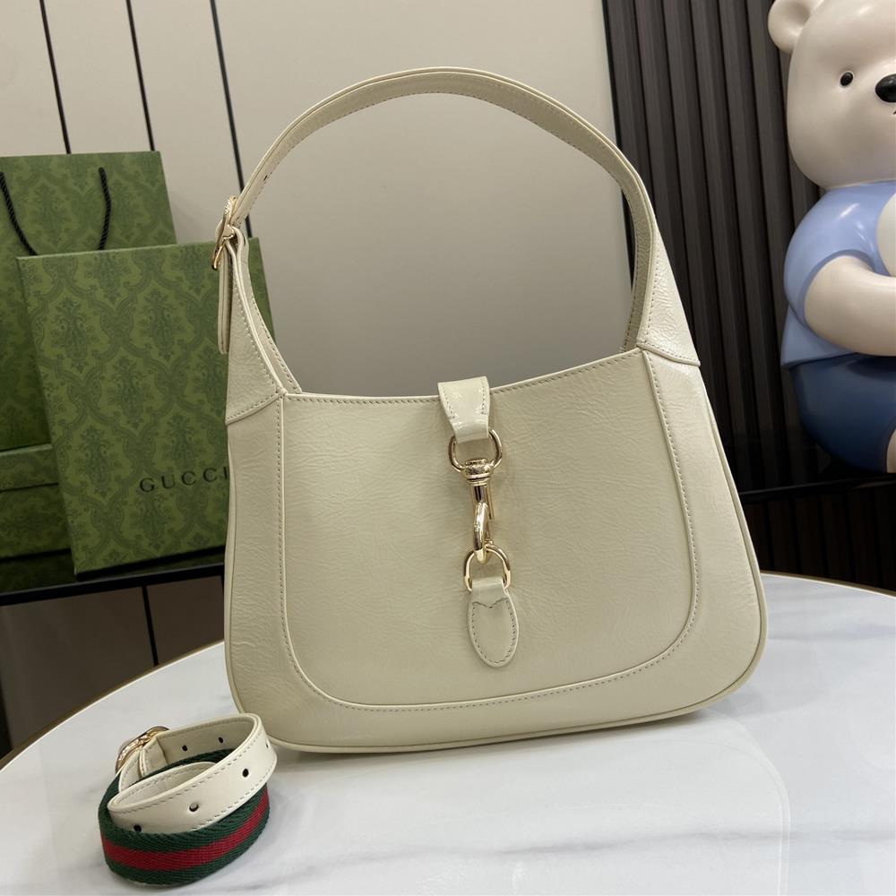 New Gucci Jackie series small shoulder backpack This brand new Gucci Jackie series shoulder backpack is crafted with highquality leather craftsmansh