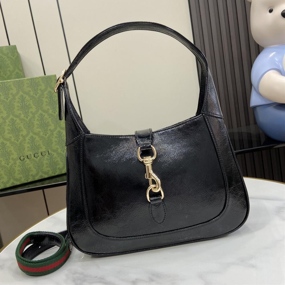 New Gucci Jackie series small shoulder backpack This brand new Gucci Jackie series shoulder backpack is crafted with highquality leather craftsmansh