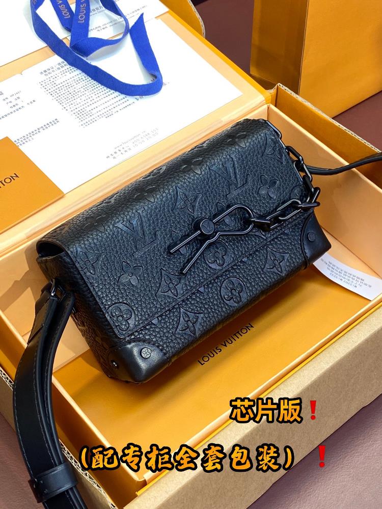 The upgraded version M81746 embossed chip version is made of top layer cowhide featuring Monogram Taurillon leather and classic elements such as Stea