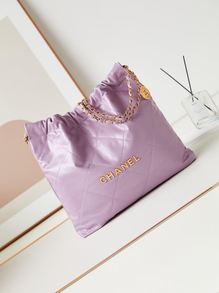 The hottest and most worth buying collection of 22 bag shopping bags in spring and summer this season Its name is 22 bag and anything named after a