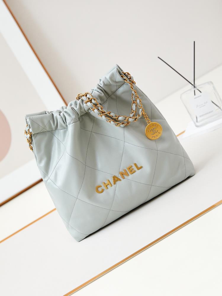 Hot 22 bag shopping bag the most popular and worth buying series of this season Its name is 22 bag and anything named after a number will be hot an