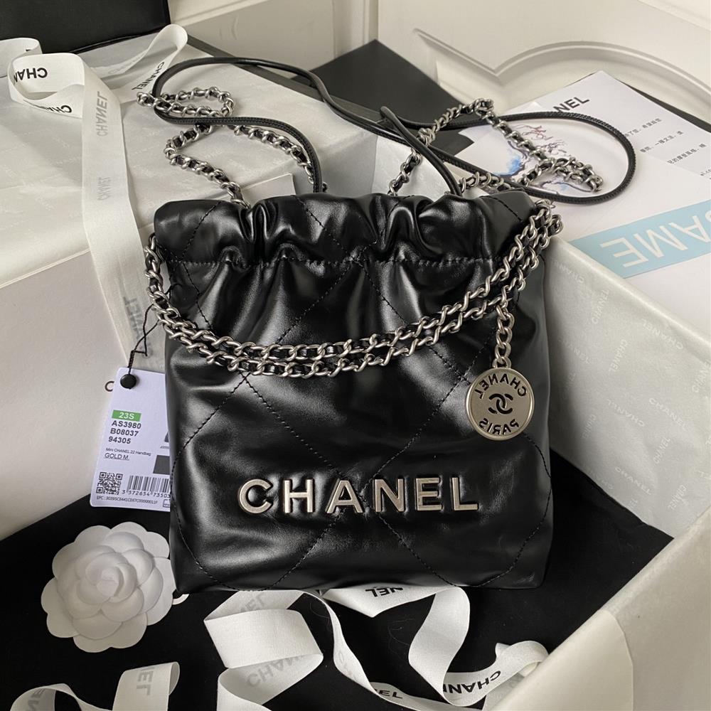 Chanel23SAS3980 Chanels mini22 hit HeartsChanel Gooses bag accessories will always be planted with grass from the just concluded 2023 SpringSummer