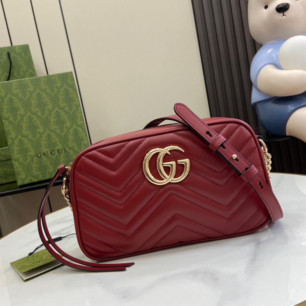 Original leather new product GG Marmont series small size quilted shoulder backpack The GG Marmont series chain strap mini shoulder backpack features