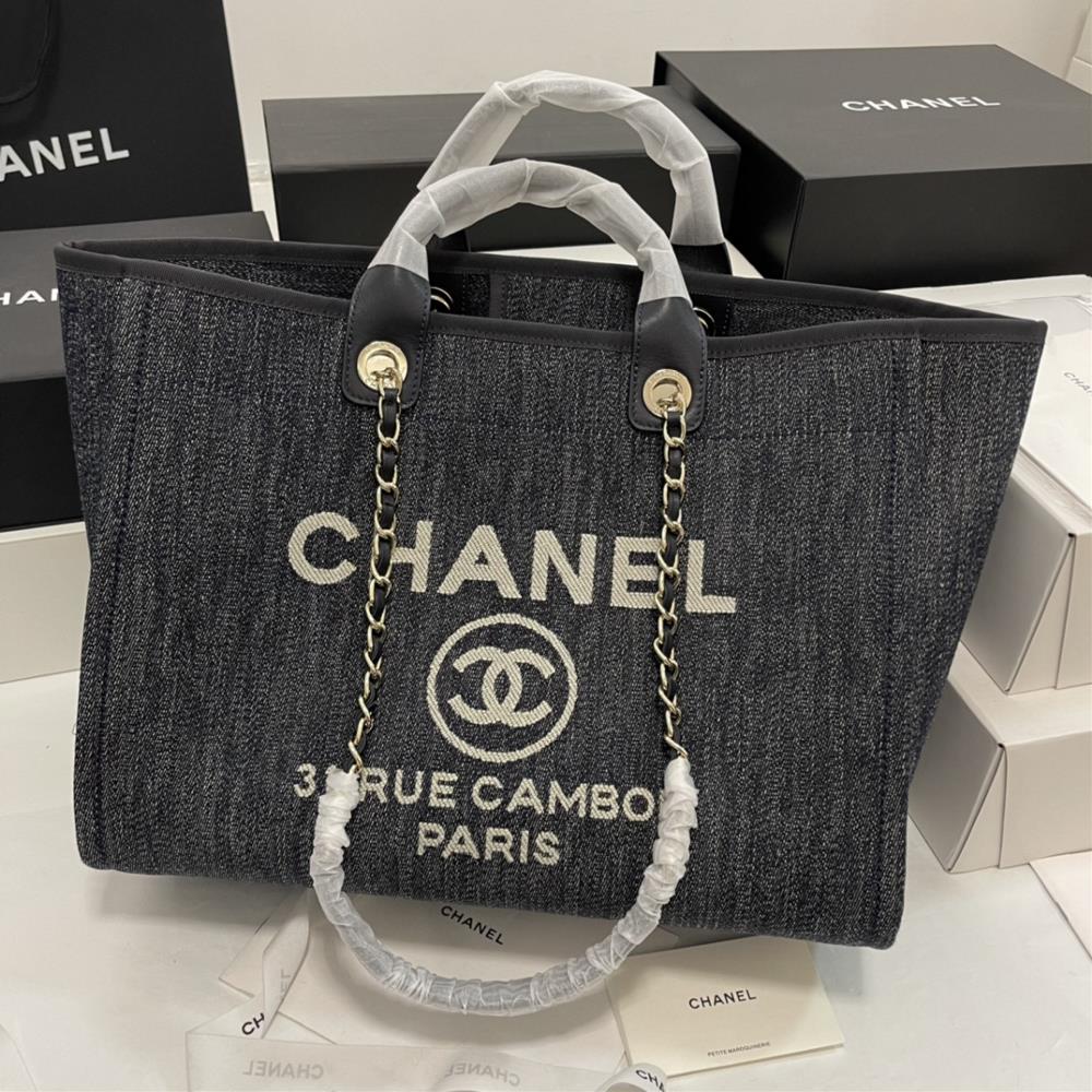 trumpetP690 large Chanel 22B ZP layoutSmall size denim black beach bag in stock with actual photos of large quantitiesI announce that this is the best