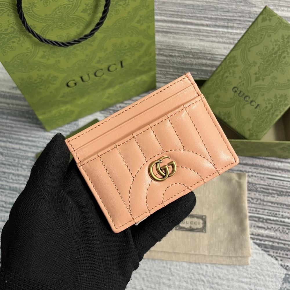Comes with a full set of original leather GG marmont small card bags crafted from quilted imported calf leather and featuring a retro gold metal ac