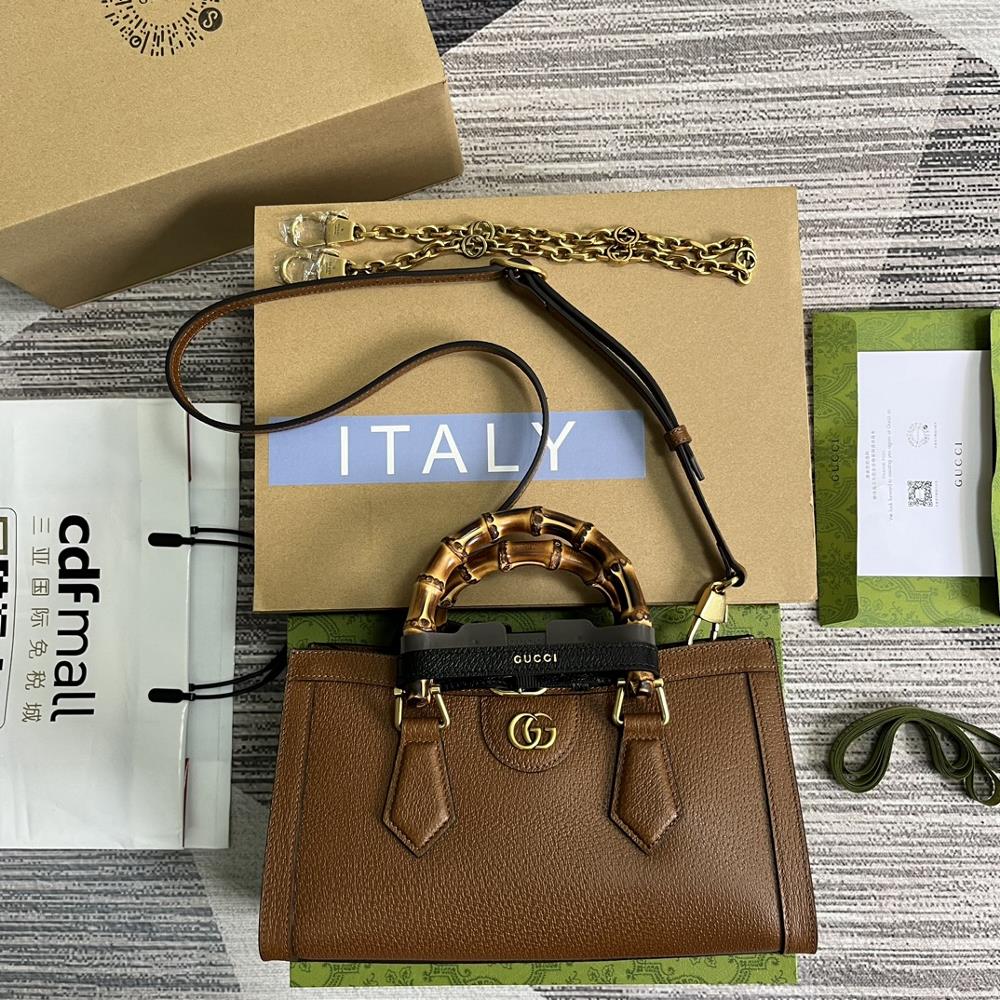 Complete with Gucci Diana bamboo joint small shoulder backpack the Gucci Diana series continues to integrate iconic brand elements with bamboo join