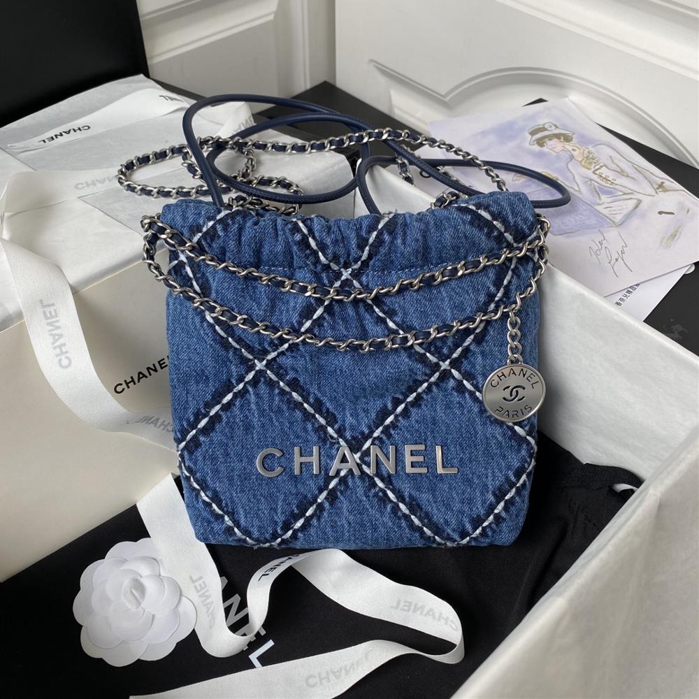 Hot 22 bag shopping bag in spring and summer AS3980 is the hottest and most worth buying denim series of this season Its name is 22 bag and anythin