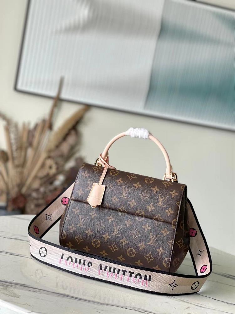 Top of the line original M46372 vintage medium CLUNY handbag This Cluny handbag is made of Monogram canvas paired with the iconic Torn handle and le