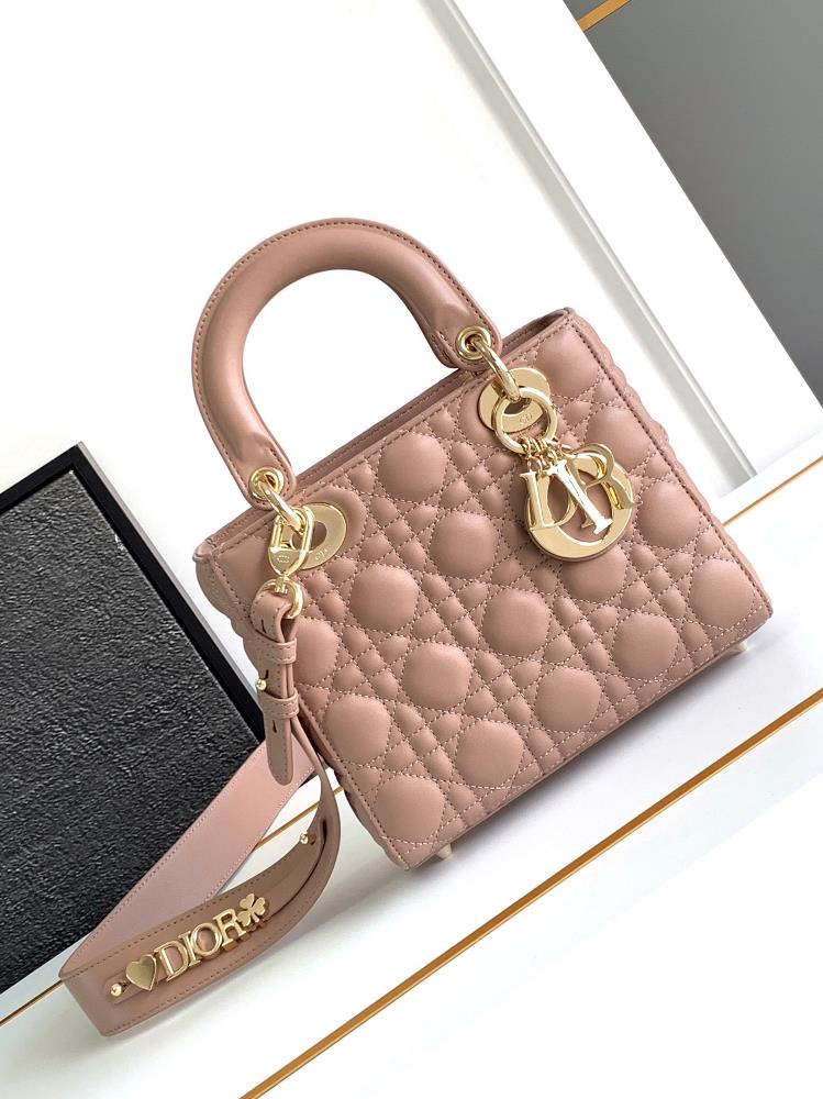 Premium version Ladydior handbagLotus root powder gold buckle half steel hardwareImported sheepskin20 X 17 X 8 centimetersDetachable shoulder strap co