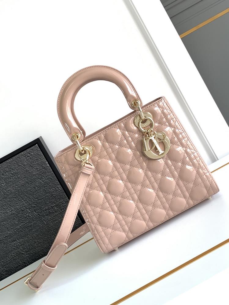 Premium version medium size Lady Dior handbagLotus root powder gold buckle half steel hardwareImported patent leather cowhide24 X 20 X 11 centimetersD