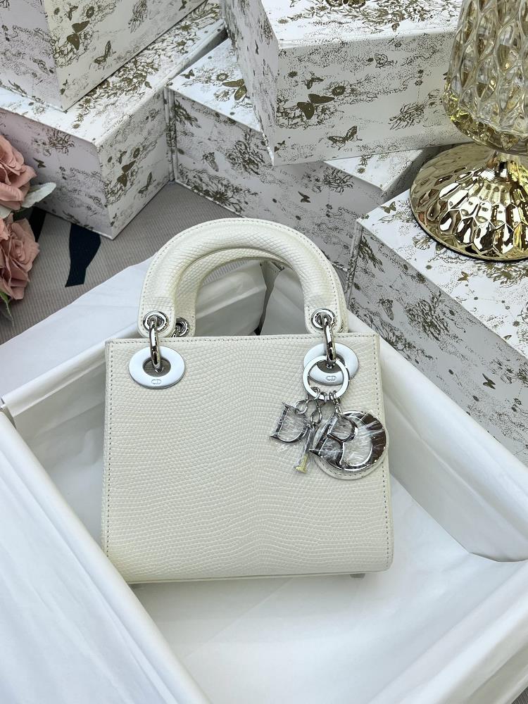 Lizard three compartments stock milkshake white silver buckle  professional luxury fashion brand agency businessIf you have wholesale or retail in