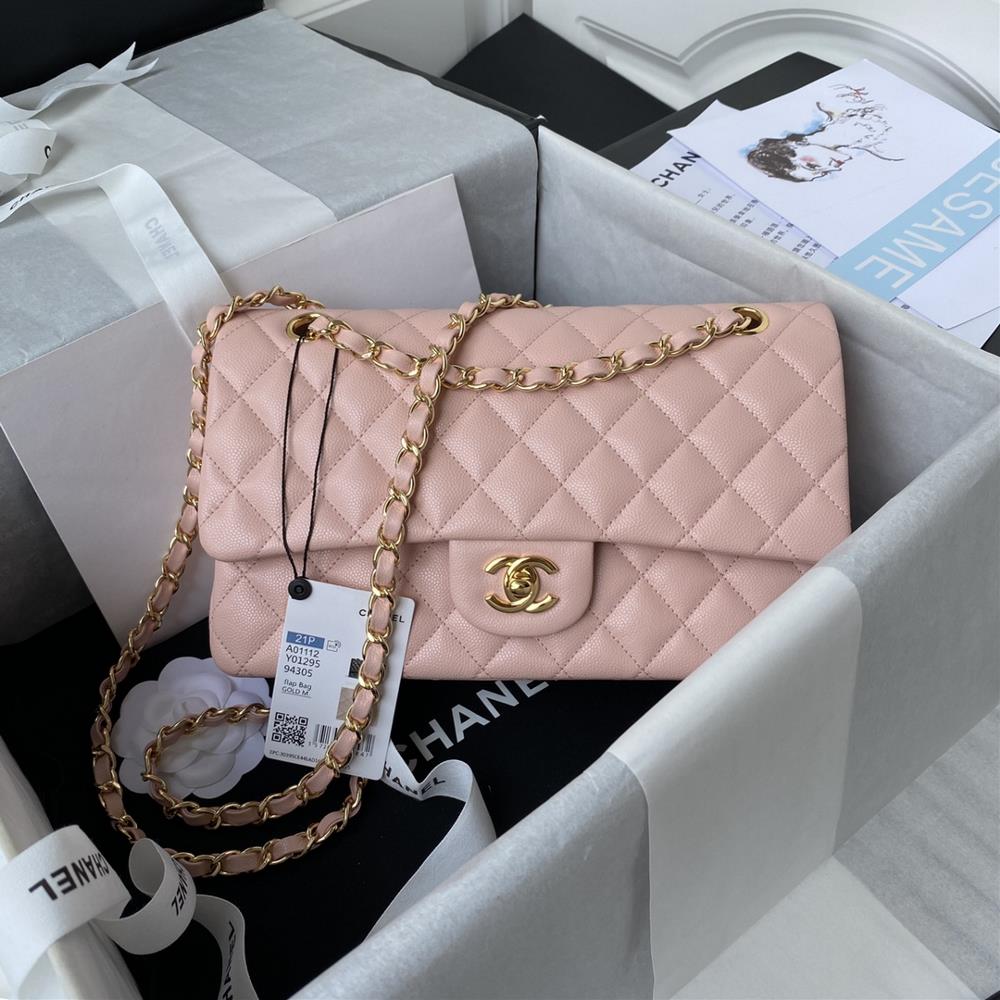 French highend custommade Chanel Classic Flap Bag A01112 caviar showcases Chanels classic elegant minimalist and exquisite style The latest ver