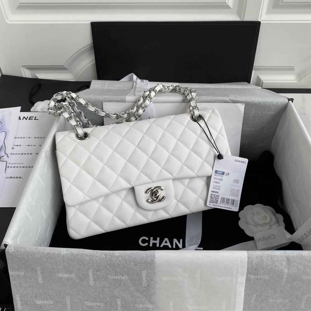 French highend custommade Chanel Classic Flap Bag A01112 caviar showcases Chanels classic elegant minimalist and exquisite style The latest ver