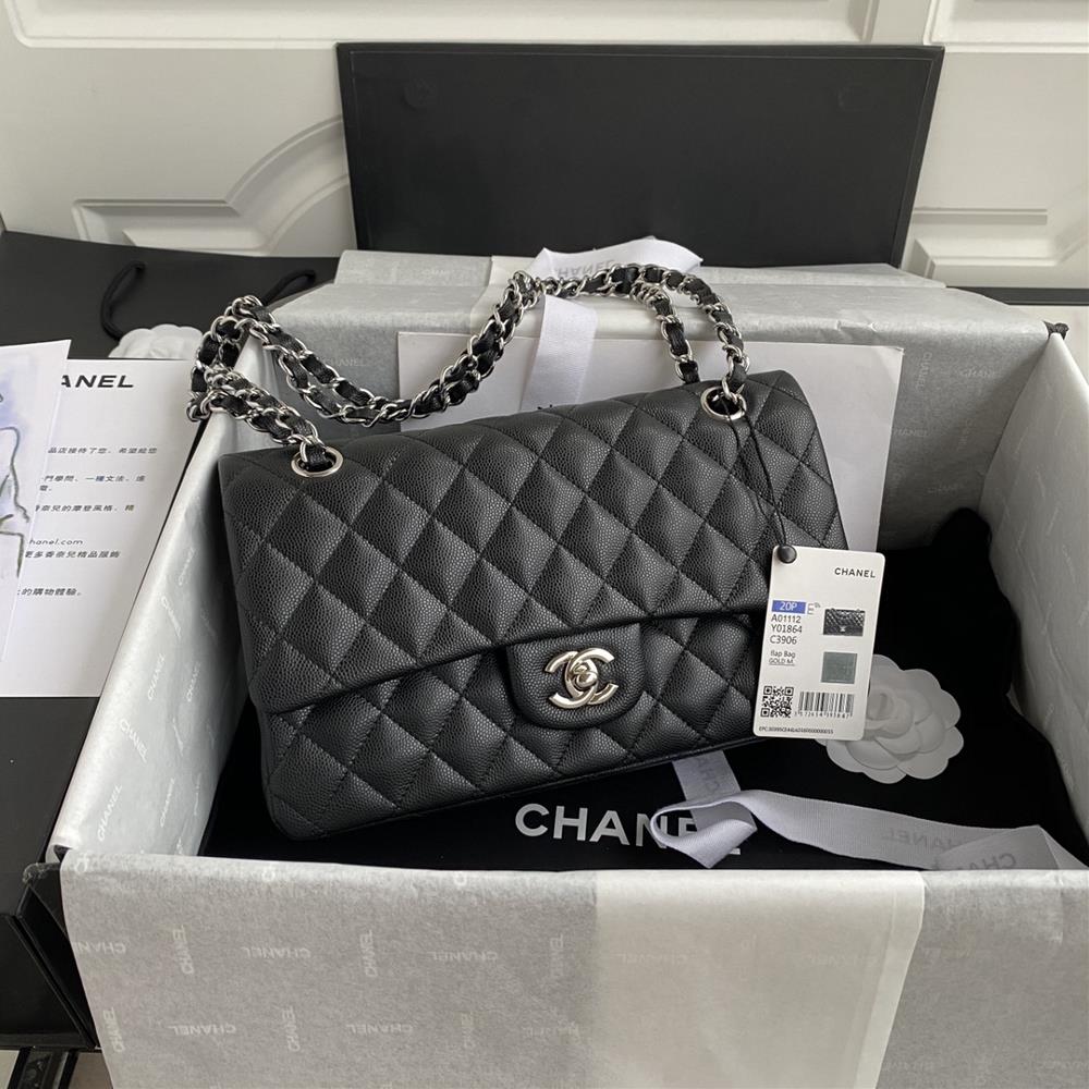 French highend custommade Chanel Classic Flap Bag A01112 caviar showcases Chanels classic elegant minimalist and exquisite style The latest ver