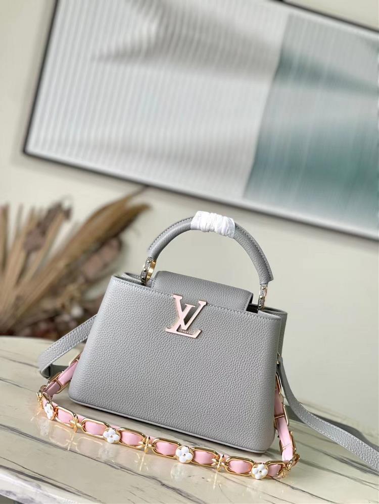 M23280 gray small sizeThis elegant Capucines small handbag is paired with a variety of materials and textures made from Aurilon leather and paired wi