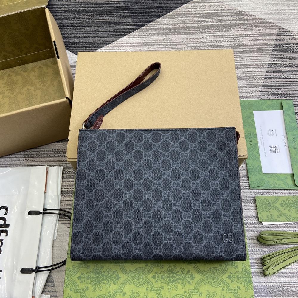 Comes with a complete set of packaging new product decorations and GG detail handbagAs a classic of the brand GG Supreme canvas has become a icon
