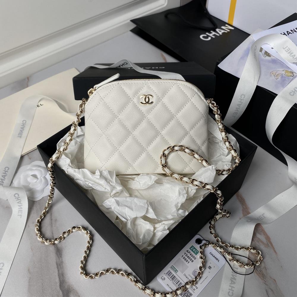 Chanel 24s Shell Bag Ap4000 Small and exquisite shell bag is like a sweet treasure in a fairy tale which makes girls enchanted It is decorated with