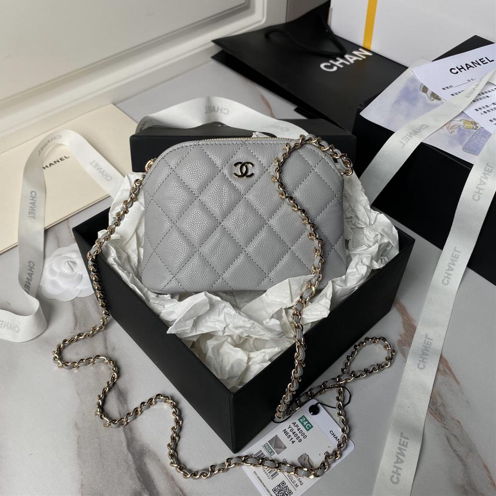 Chanel 24s Shell Bag Ap4000 Small and exquisite shell bag is like a sweet treasure in a fairy tale which makes girls enchanted It is decorated with