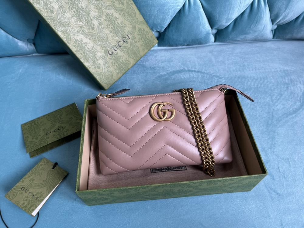 Have you accepted the irresistible beauty bag with a complete set of packaging The GG Marmont series has an elegant and exquisite design that has c