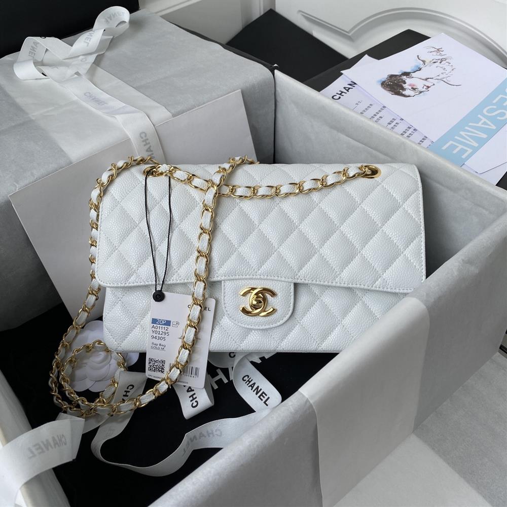 French highend custommade Chanel Classic Flap Bag A01112 caviar showcases Chanels classic elegant minimalist and exquisite style The latest ver