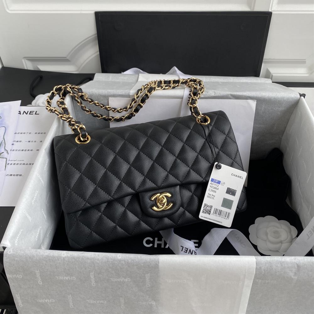 French highend custommade Chanel Classic Flap Bag A01112 caviar showcases Chanels classic elegant minimalist and exquisite style The latest ver