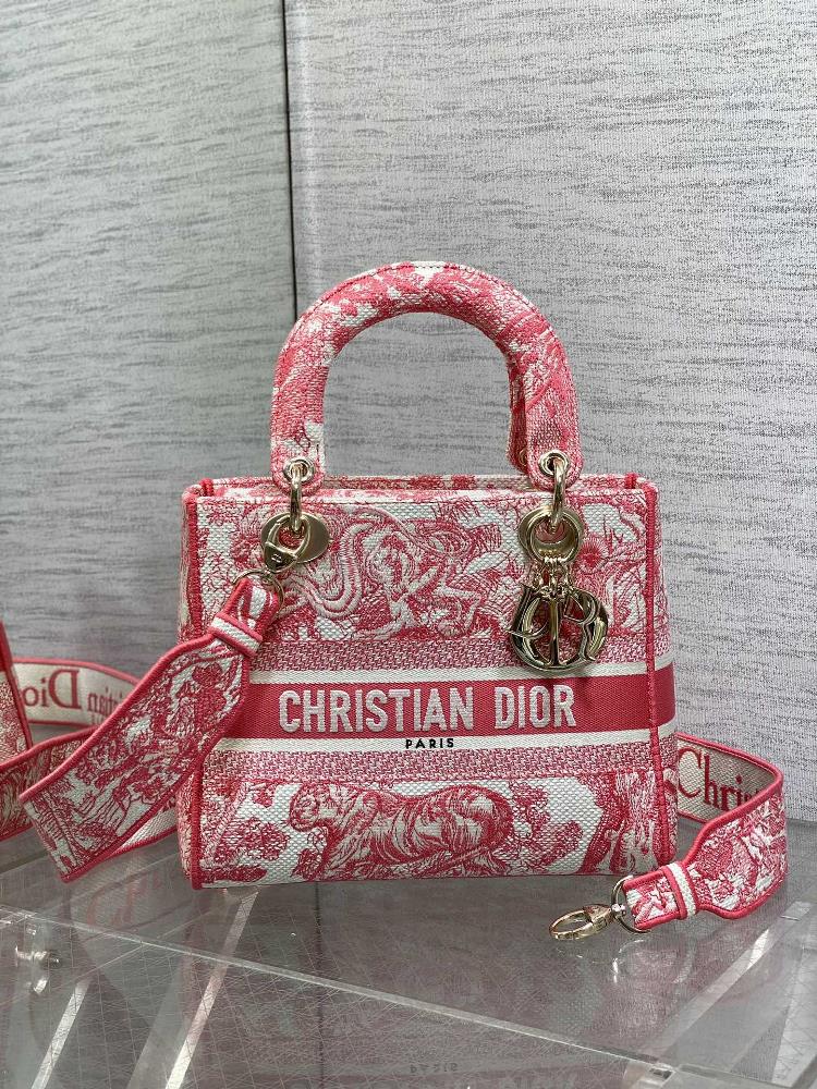 Spot goodsLady embroidered cherry blossom pink jungle tiger series exquisite embroidery classic design make the entire bag very eyecatching The l