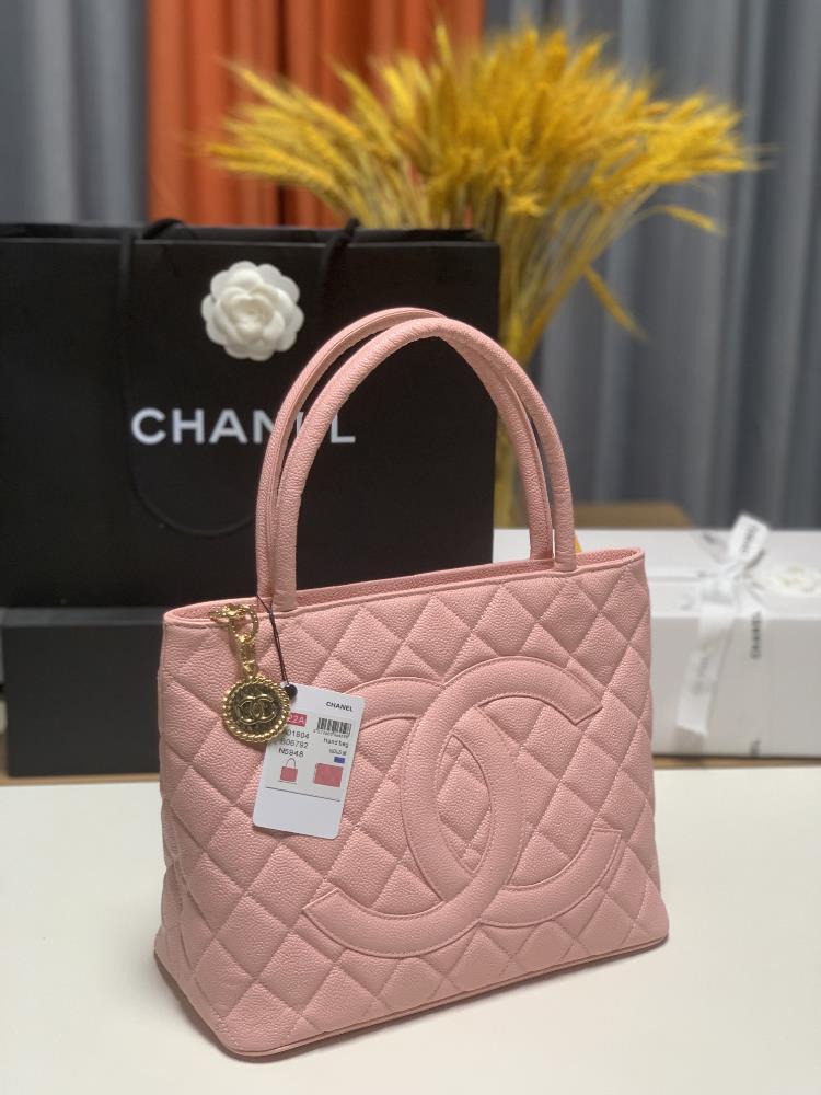 CHANEL model AS1804 2022 new supreme version classic reproduction of the Vintagep Hilton bag once ranked among the top 50 most valuable bags in th