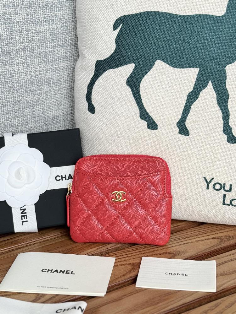 A practical zero wallet for Chanels new products upon arrivalGrandma Xiangs wallet made of cowhide simple and elegantThe small and cute mini bag i