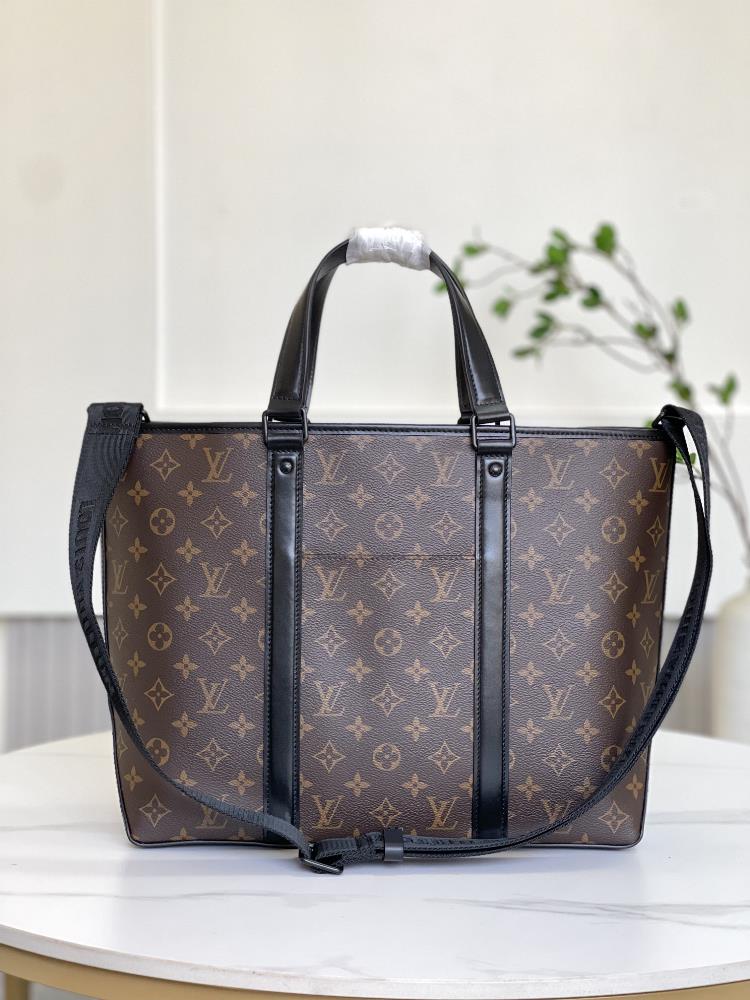 M45734 PresbyopiaLooking back at the classic WeekEnd handbag design of Louis Vuitton the WeekEnd Tote handbag is crafted with Monogram Macassar canva