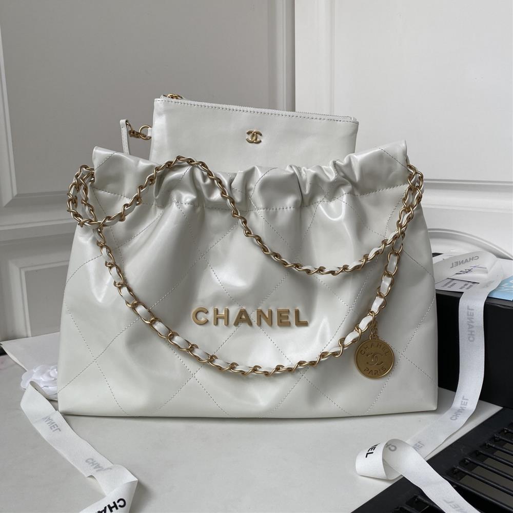 Chanel24c horizontal trash bag is popular 22 bag shopping bag AS4486 is the most popular and worth buying series of this season Its name is 22 bag