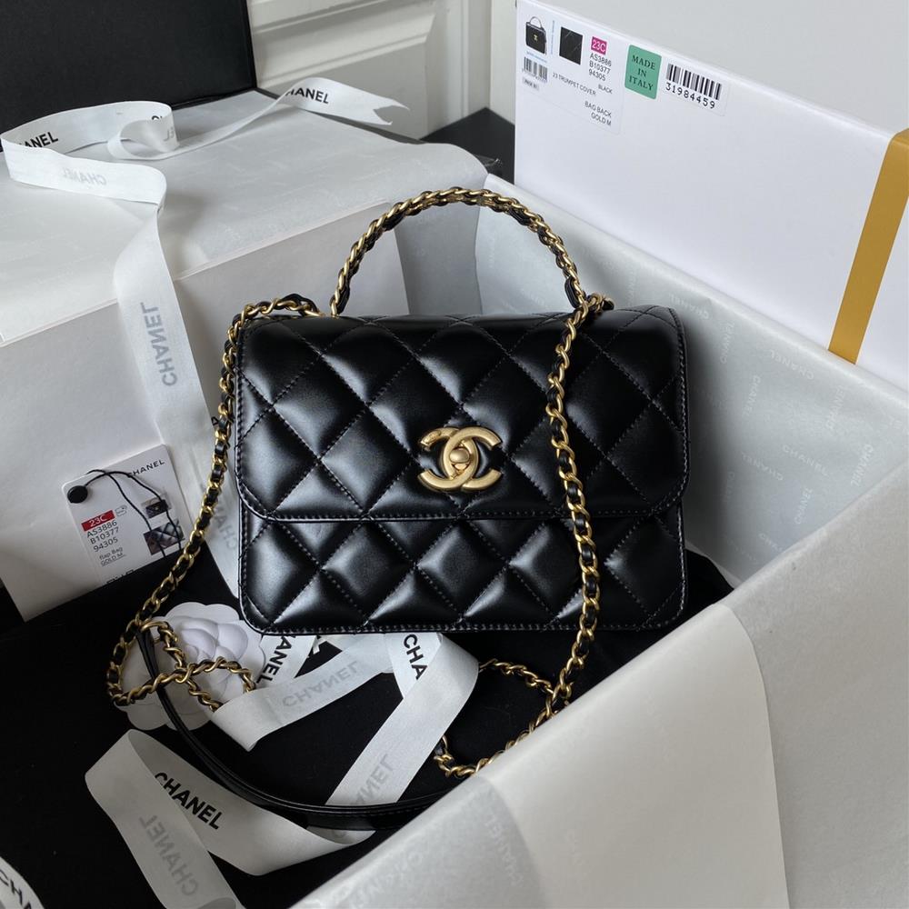 The new handle AS3886 from Xiaoxiang 23p is so fragrantI was really stunned by this Chanels handle packWhat do you say about this 23P handle bag The