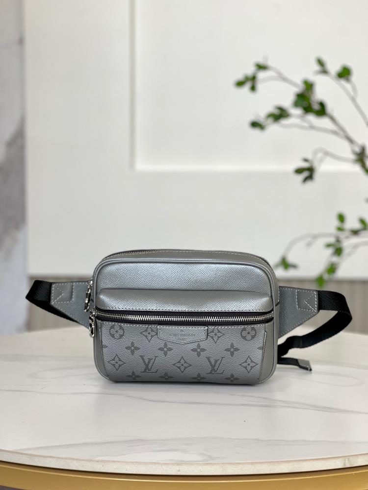 450 without packaging brand new no quality issues confirmed style no return or exchangeM30245 silver size 21x5x17cm  professional luxury fashion