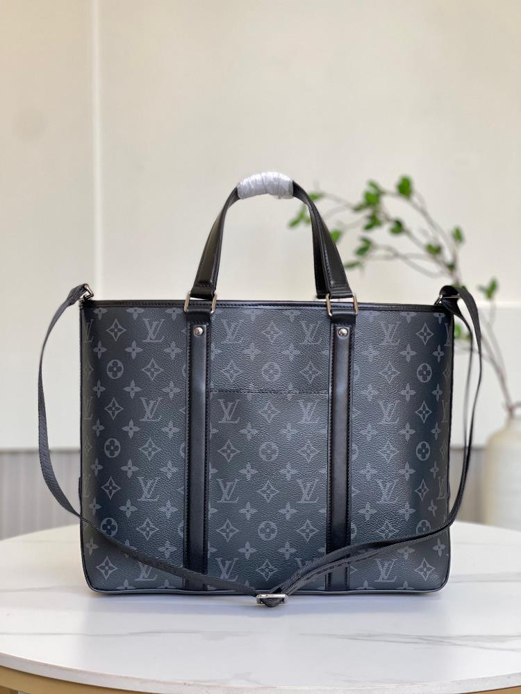 450 without packaging brand new no quality issues no return or exchangeM45734 size 37x29x13cm  professional luxury fashion brand agency businessI