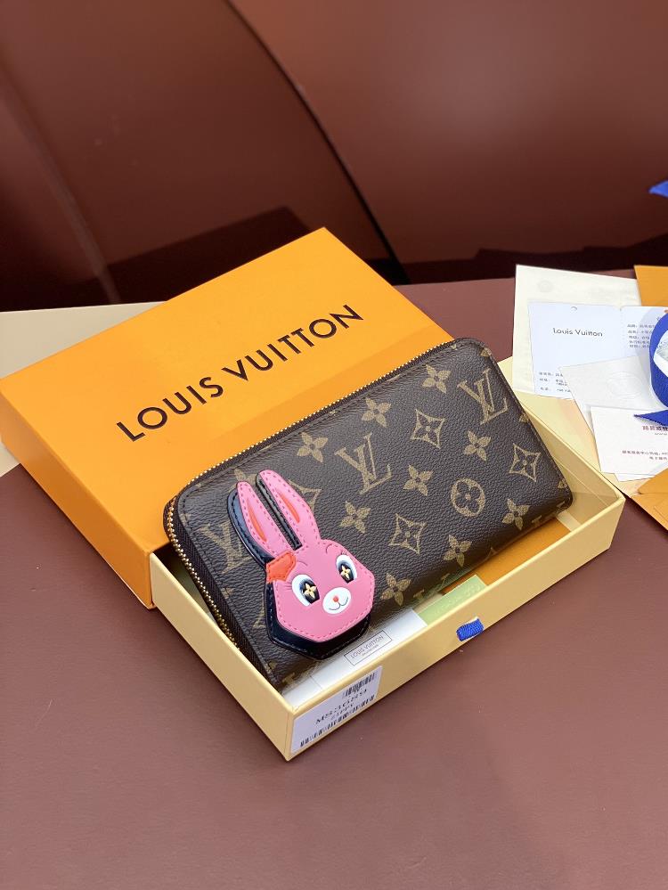 M83689 Rabbit is from the collaborative series between Louis Vuitton Art Director Nicolas Ghesquire and Chinese artist Sun Yidian who is known for de