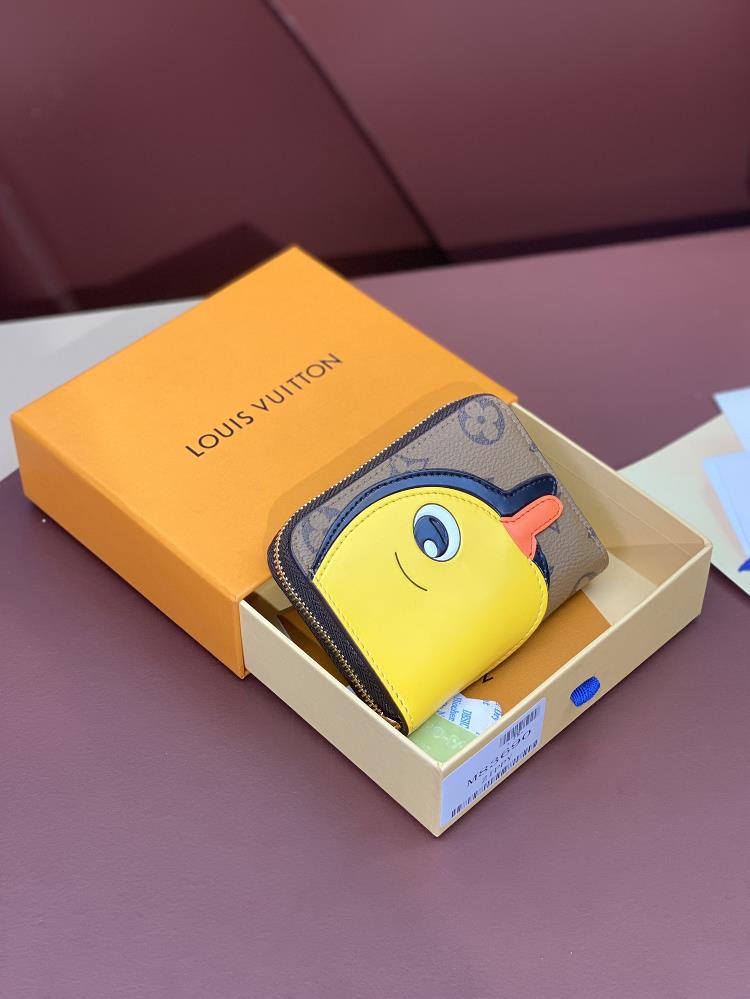 M83690 Little Yellow Duck ZIPPY Zipper Zero Wallet provides the most ideal choice for urbanites The bag is delicate and compact and can be used to h