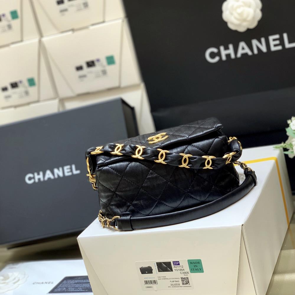 2021 SpringSummer New Small Hobo BagThe new generation of wandering bags will shock the incoming colorsAuthentic purchase for 27500 yuanIf you want t