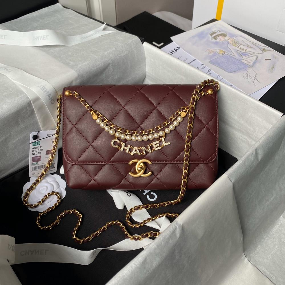 Chanel24A Handmade Visit Series AS5011 Pearl Chain Letter Pendant with Sheepskin Texture is Great The chain design is super exquisite and each color