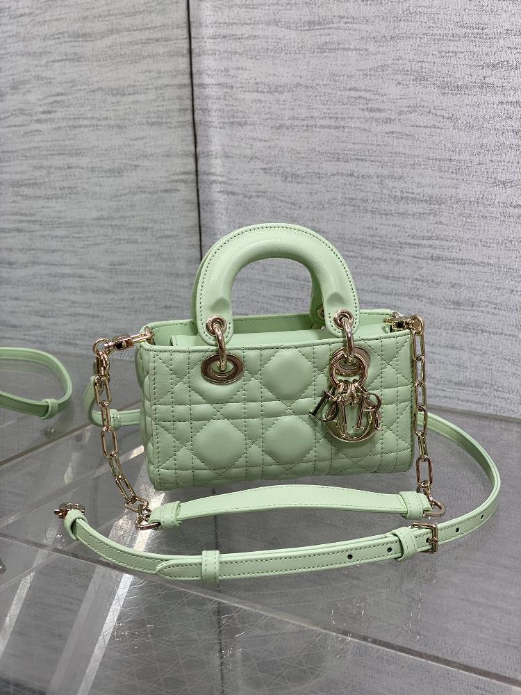 Mini Mint Green SpotThe 2023 styles of the original leather with cashmere DJoy bag sheepskin are indeed reincarnation They return to a medieval Diana