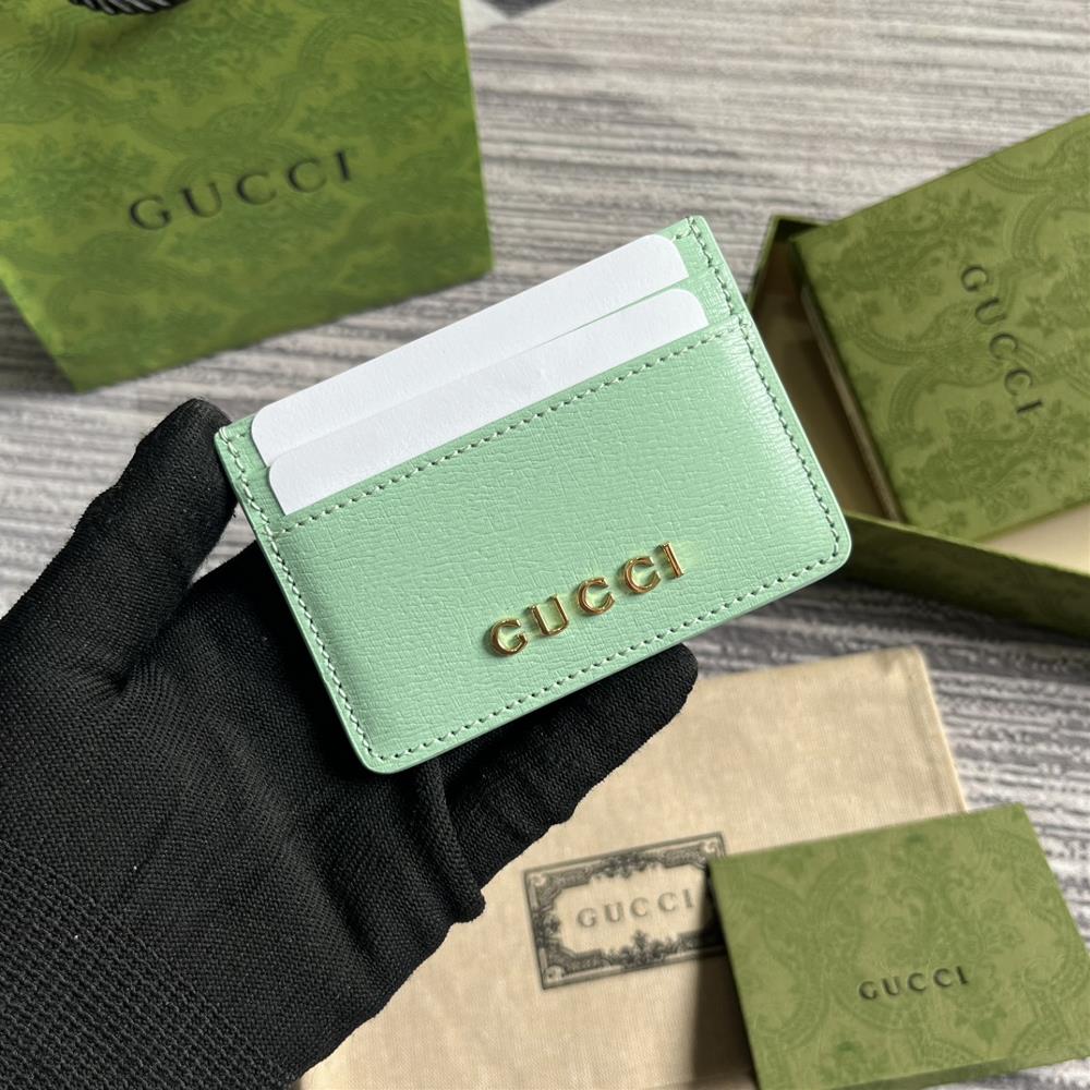 Comes with a complete set of decorative handwritten Gucci logo card clips Exploring selfexpression through unrestricted possibilities has become t