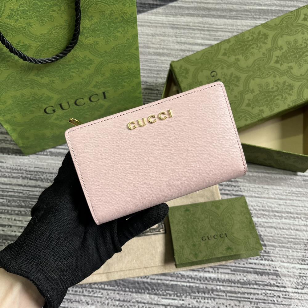 The complete set of packaging classic works and designs will be refreshed through Guccis perspective every season showcasing excellent quality wit