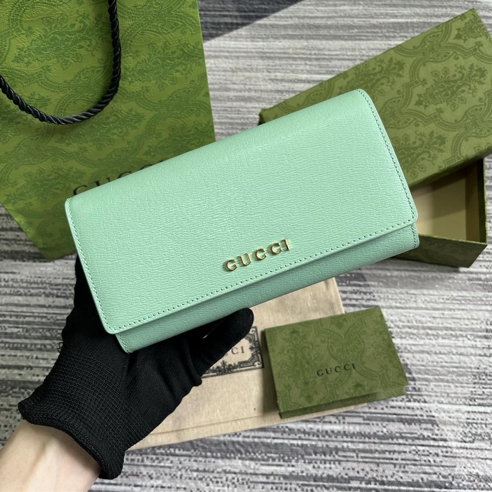 Comes with a full set of decorative handwritten Gucci logo long clip wallet Exploring selfexpression through unrestricted possibilities has become