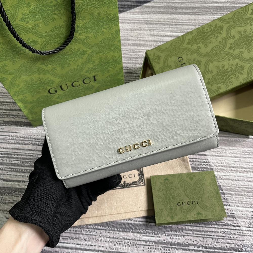 Comes with a full set of decorative handwritten Gucci logo long clip wallet Exploring selfexpression through unrestricted possibilities has become